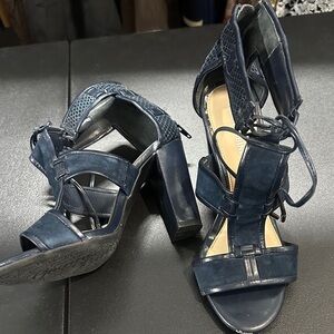 Gianni Bini Elegant Navy open toe square Heels with ankle tie size 7.5